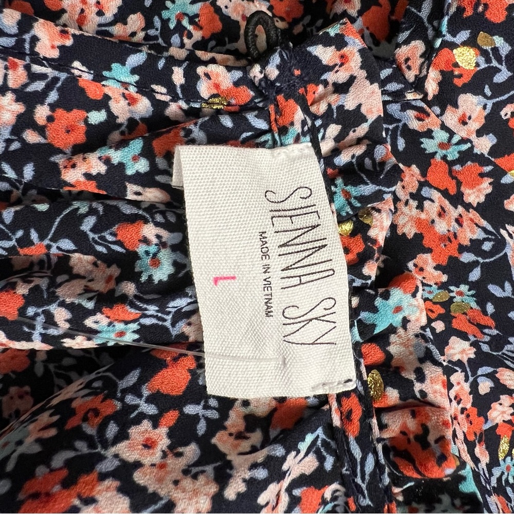Sienna Sky Sleeveless Floral Tie Front  Key Hole Back Blouse. Top large nwt - Picture 5 of 6